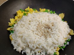 Рис с яйцом по китайски - шаг 10 Рис с яйцом по китайски - шаг 10