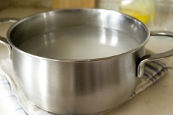 Рисовая каша на воде с топленым маслом - шаг 2