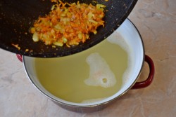 Рыбный суп из консервов сайры с рисом - шаг 5 Рыбный суп из консервов сайры с рисом - шаг 5