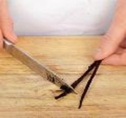 Романтическое желе с клубникой - шаг 1