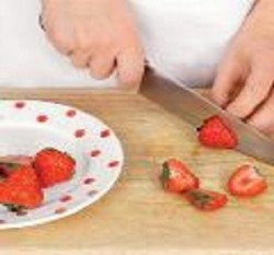 Романтическое желе с клубникой - шаг 6