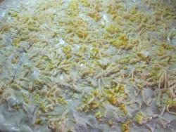 Рулет из лаваша с сыром и зеленым луком - шаг 5