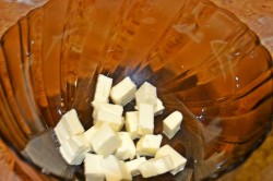 Рулеты с сыром и сосисками - шаг 2