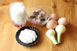 Рыбный салат с сайрой, яйцом и рисом - шаг 1