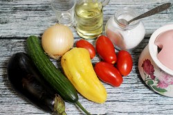 Салат из баклажанов и огурцов на зиму - шаг 1