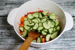 Салат из баклажанов и огурцов на зиму - шаг 9