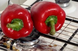 Салат из баклажанов и перца с зеленым луком и кинзой - шаг 6 Салат из баклажанов и перца с зеленым луком и кинзой - шаг 6