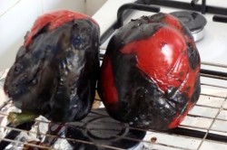 Салат из баклажанов и перца с зеленым луком и кинзой - шаг 7 Салат из баклажанов и перца с зеленым луком и кинзой - шаг 7