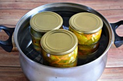 Салат из кабачков с огурцами на зиму - шаг 10 Салат из кабачков с огурцами на зиму - шаг 10