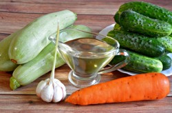 Салат из кабачков с огурцами на зиму - шаг 1 Салат из кабачков с огурцами на зиму - шаг 1