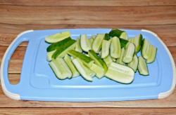 Салат из кабачков с огурцами на зиму - шаг 2 Салат из кабачков с огурцами на зиму - шаг 2