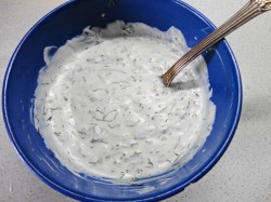 Салат из кальмаров с чесноком - шаг 9