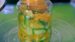 Салат из огурцов с морковью по-корейски на зиму - шаг 11