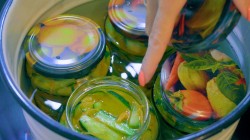 Салат из огурцов с морковью по-корейски на зиму - шаг 13