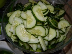 Салат из переросших огурцов на зиму - шаг 1 Салат из переросших огурцов на зиму - шаг 1