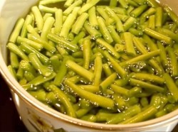 Салат из спаржевой фасоли на зиму - шаг 4 Салат из спаржевой фасоли на зиму - шаг 4