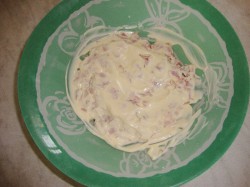 Салат с чипсами и копченой курицей - шаг 4