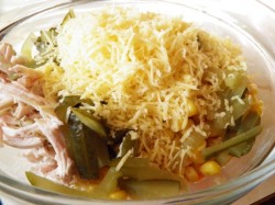 Салат с кириешками и курицей - шаг 6