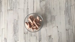 Салат с копченой индейкой и фруктами - шаг 2