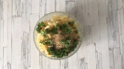 Салат с копченой индейкой и фруктами - шаг 6