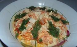 Салат с копченой курицей помидорами корейской морковью - шаг 6 Салат с копченой курицей помидорами корейской морковью - шаг 6