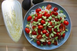 Салат с тунцом, пекинской капустой, авокадо и черри - шаг 5 Салат с тунцом, пекинской капустой, авокадо и черри - шаг 5