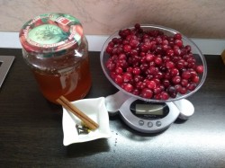 Сбитень клюквенный - шаг 1 Сбитень клюквенный - шаг 1