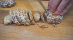 Шикарный торт из пряников с бананами - шаг 1