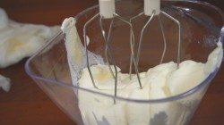 Шикарный торт из пряников с бананами - шаг 3