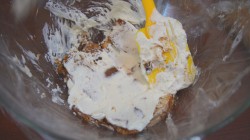 Шикарный торт из пряников с бананами - шаг 6