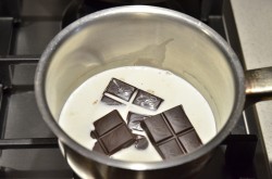 Шоколадное фондю в домашних условиях - шаг 4