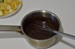 Шоколадное фондю в домашних условиях - шаг 5