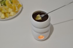 Шоколадное фондю в домашних условиях - шаг 8