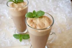 Шоколадный молочный коктейль в блендере - шаг 8 Шоколадный молочный коктейль в блендере - шаг 8