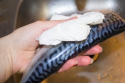 Скумбрия сухого посола в домашних условиях - шаг 9 Скумбрия сухого посола в домашних условиях - шаг 9