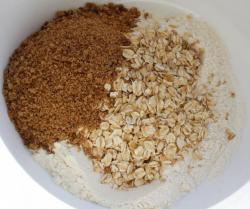 Яблочный десерт с орехами - шаг 4