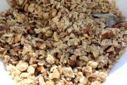 Яблочный десерт с орехами - шаг 7