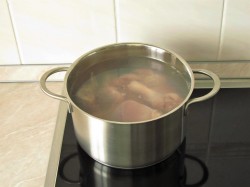 Холодец из курицы с желатином - шаг 2