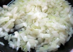 Суп харчо с говядиной, помидорами, зеленью и рисом - шаг 2 Суп харчо с говядиной, помидорами, зеленью и рисом - шаг 2