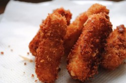 Сырные палочки жареные в панировке - шаг 5