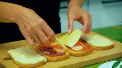 Закрытая пицца - омлет с сыром и полукопченой колбасой - шаг 17 Закрытая пицца - омлет с сыром и полукопченой колбасой - шаг 17