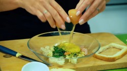 Закрытая пицца - омлет с сыром и полукопченой колбасой - шаг 7 Закрытая пицца - омлет с сыром и полукопченой колбасой - шаг 7