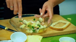 Закрытая пицца - омлет с сыром и полукопченой колбасой - шаг 8 Закрытая пицца - омлет с сыром и полукопченой колбасой - шаг 8