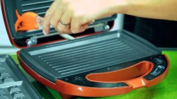 Закрытая пицца - омлет с сыром и полукопченой колбасой - шаг 9 Закрытая пицца - омлет с сыром и полукопченой колбасой - шаг 9