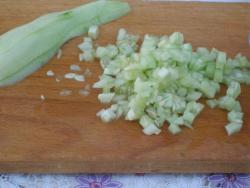 Холодный болгарский суп Таратор - шаг 2 Холодный болгарский суп Таратор - шаг 2