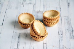 Тарталетки с помидорами и сыром - шаг 1