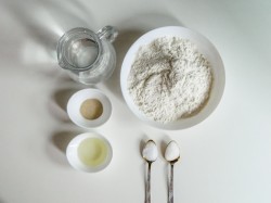 Тесто для пирожков без молока и яиц на воде - шаг 1 Тесто для пирожков без молока и яиц на воде - шаг 1