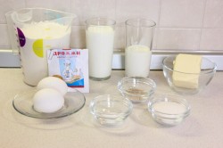 Тесто для ватрушек на сухих дрожжах - шаг 1