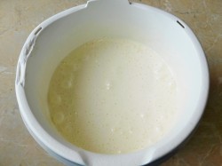 Бисквитный торт с бананами - шаг 1