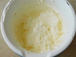 Бисквитный торт с бананами - шаг 6